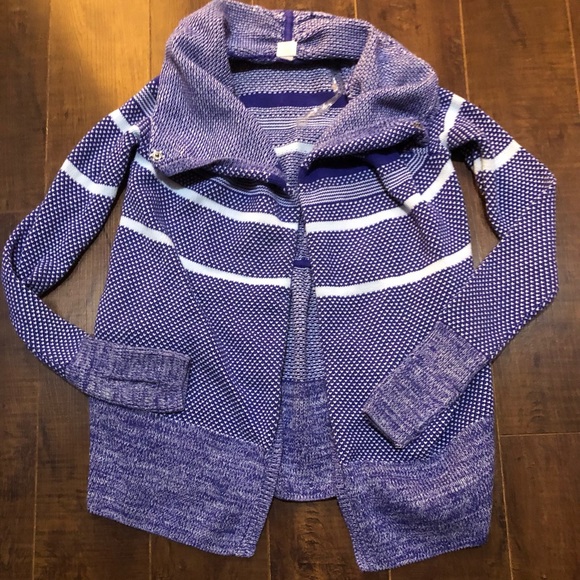 Ivivva Feelin’ Toasty Wrap - Picture 1 of 5